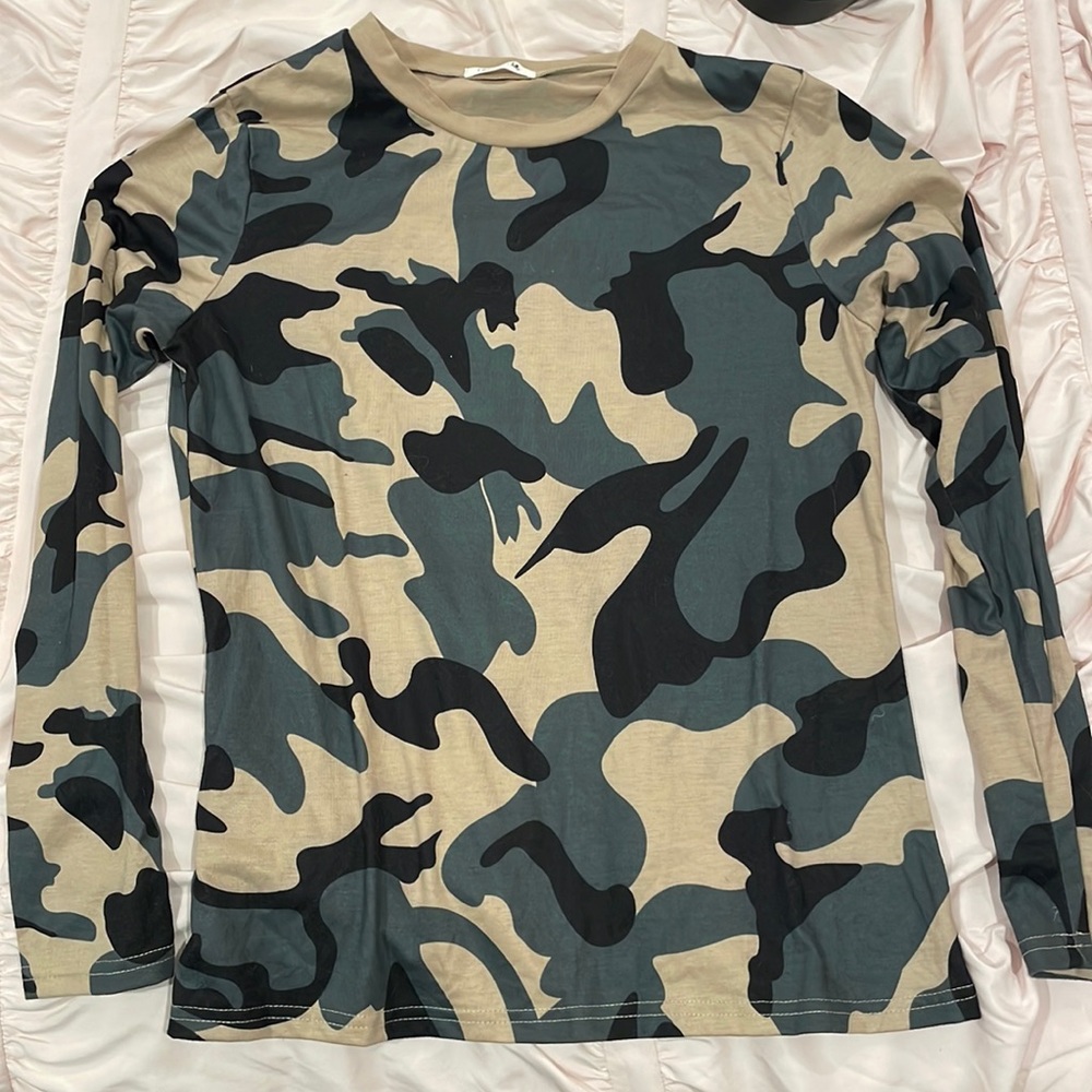 army green pattern long sleeve shirt